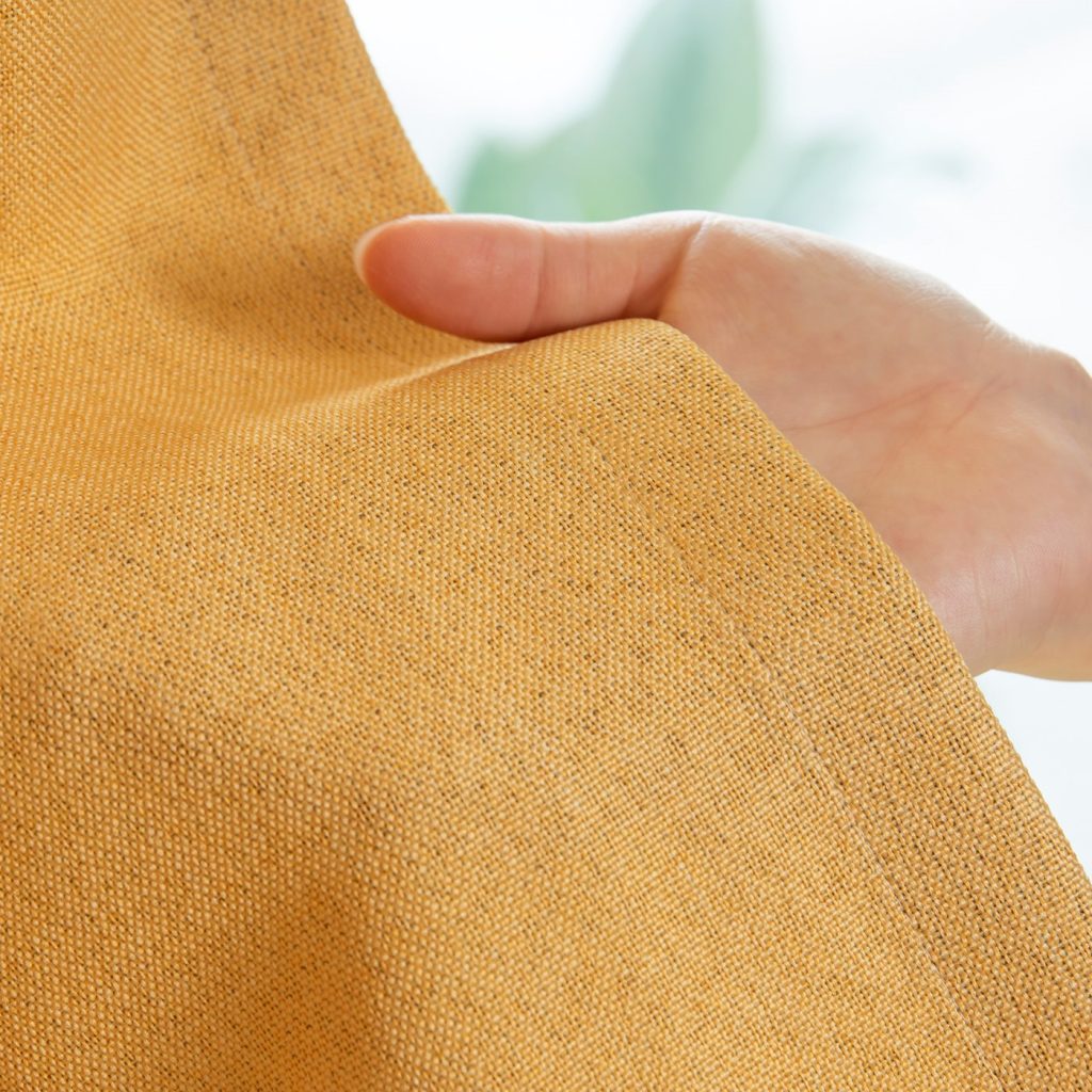 選べる20 色】遮光の無地カーテンシリーズ | SHOPPING | TateYoko