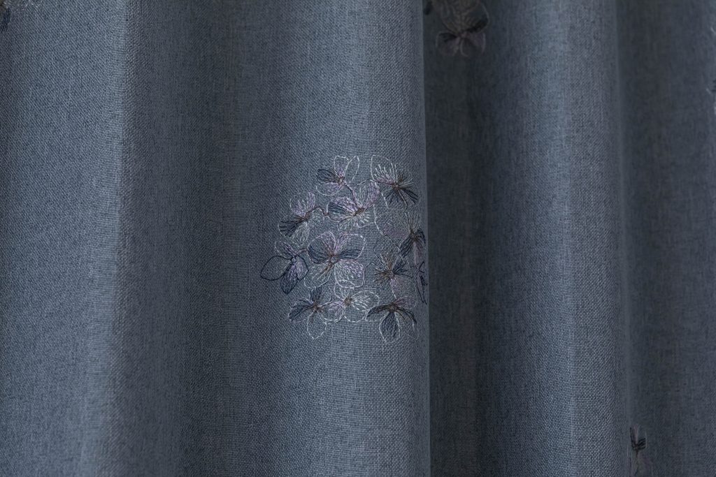 2色】瑞々しい紫陽花の刺繍カーテン | SHOPPING | TateYoko