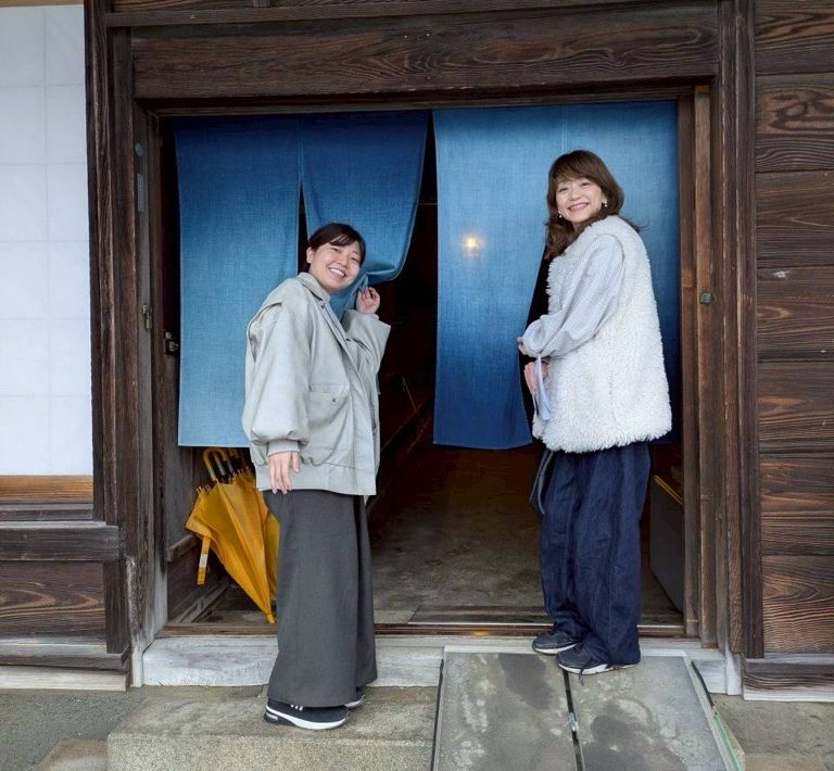 藍住町にある「藍の館」で阿波藍の歴史と「すくも（藍の染料）」造り