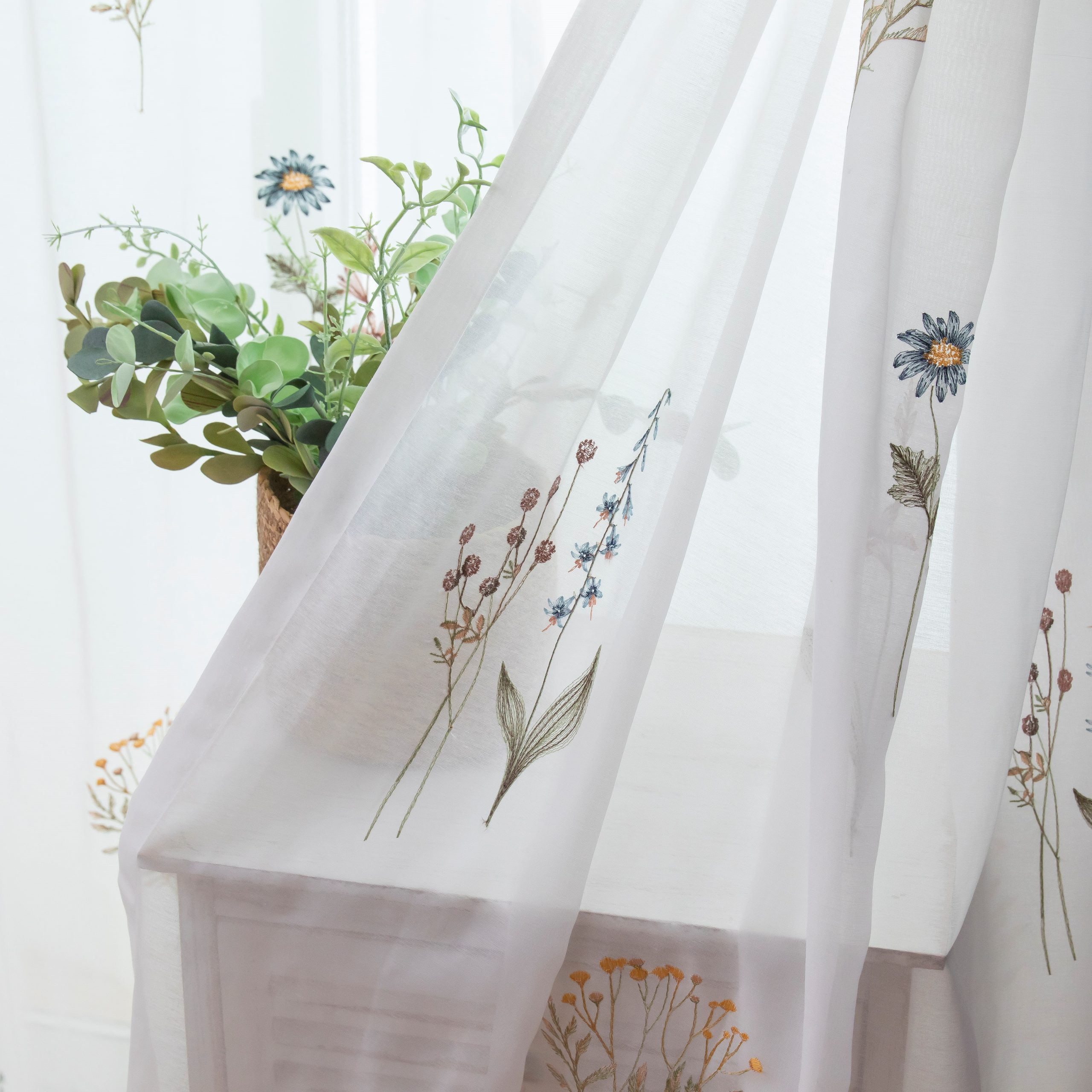 ドライフラワー柄ストライプ刺繍レース | SHOPPING | TateYoko