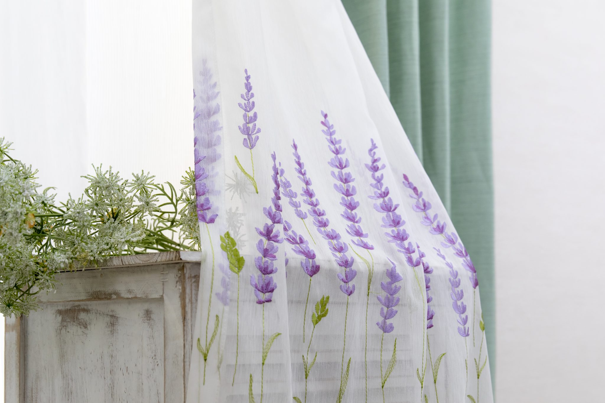 花＆植物のボタニカル柄刺繍カーテンのおすすめ10選【機械刺繍と手刺繍 