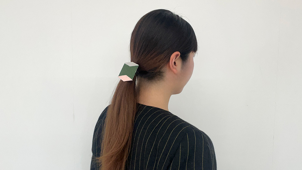 まとめ髪×ブローチ