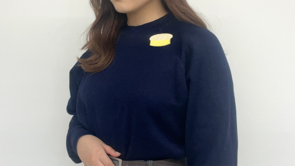 ニット×ブローチ