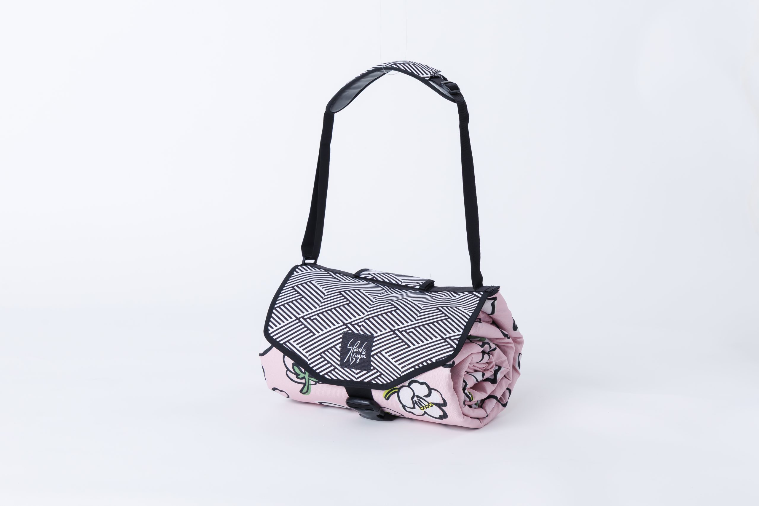 Cats 「桜とねこ」思い出をもっとオシャレに楽しく。ハーフサイズ<br